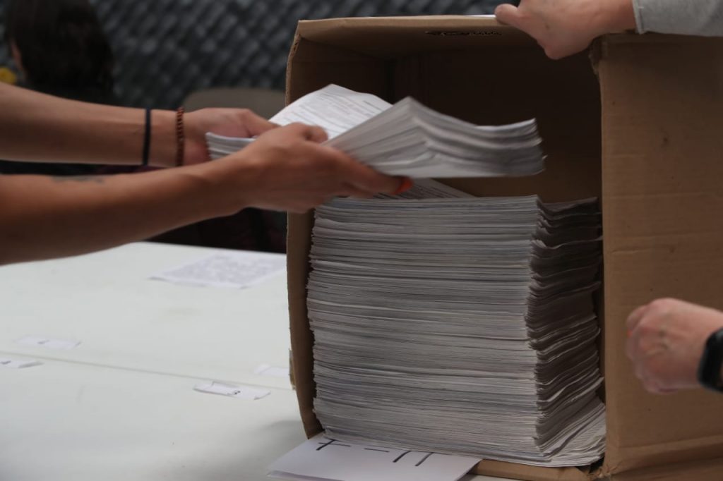 Resguardo de cajas recibidas por parte del Senado con las firmas para Consulta Ciudadana.