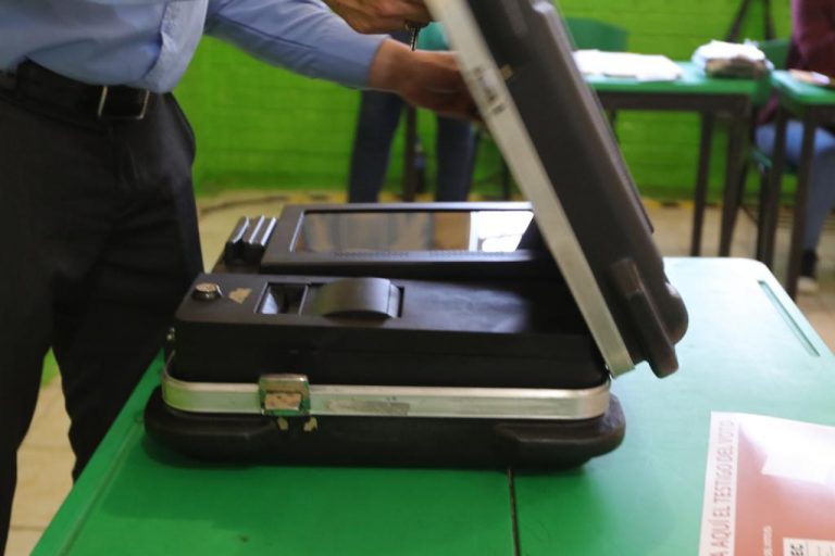 Cierre de Urna Electrónica en el Estado de Coahuila.