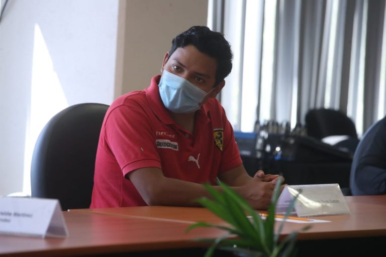 Luis Fernando Reyes Guzmán, Padre de niño con cáncer.