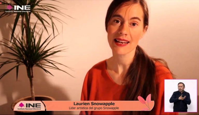 Laurien Snowapple, Lider artística del grupo Snowapple.
