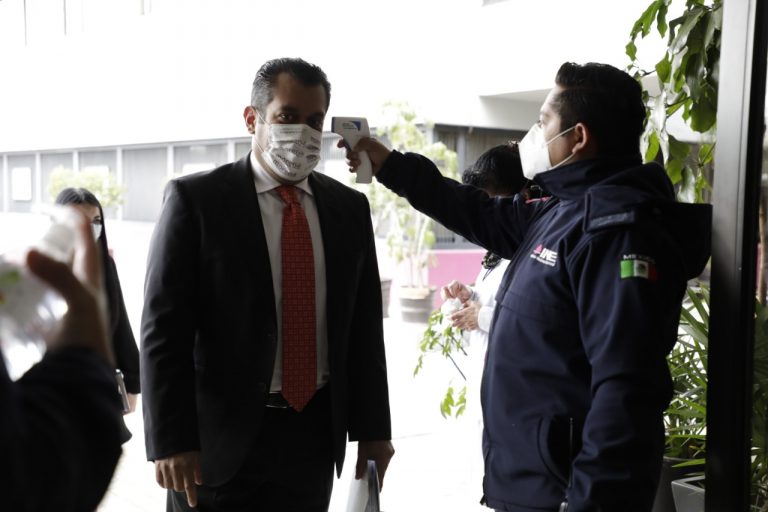 Se instaló filtro sanitario para todo el personal que trabaja en las Oficinas Centrales del Instituto.