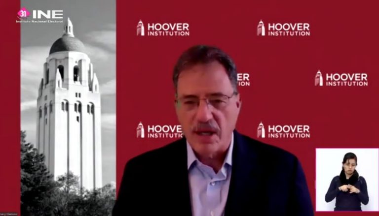 Larry Diamond , Catedrático de la Universidad de Satnford.