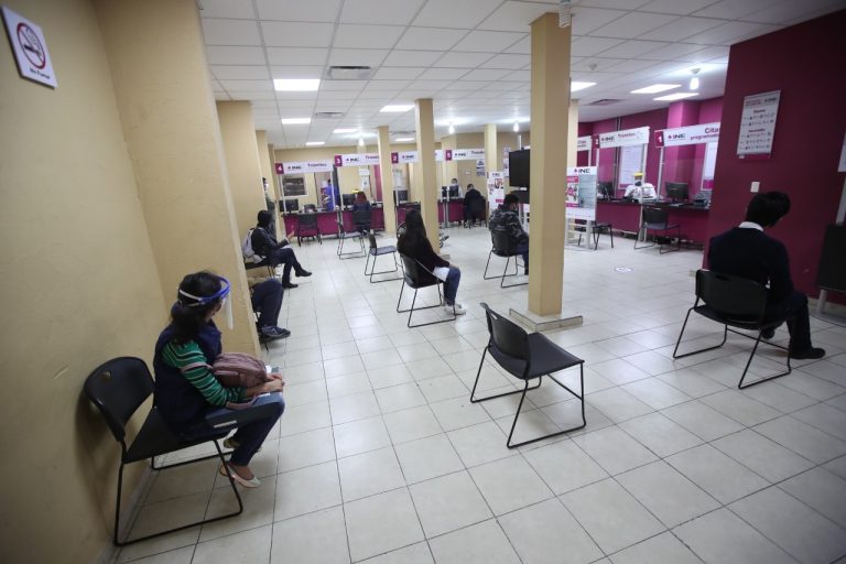 INE implementa medidas sanitarias en los MACs (Módulos de Atención Ciudadana) atendiendo a la situacion de la pandemia.