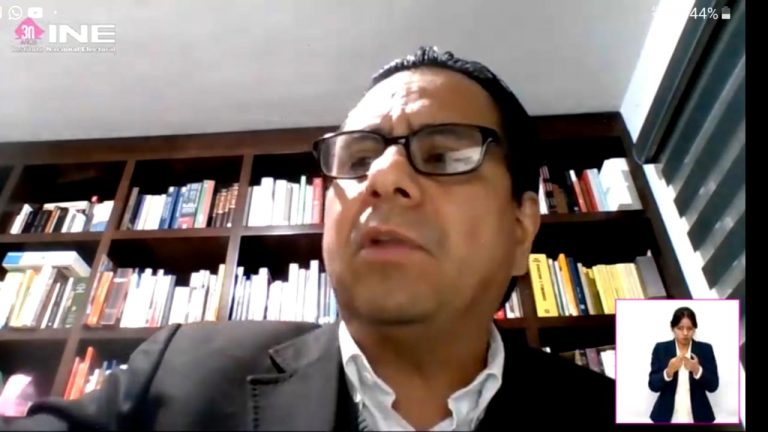 Moisés Vega, Consejero Electoral y Presidente de la Comisión Temporal de la Implementación y Seguimiento del Voto de los Jaliscienses en el Extranjero del Instituto Electoral y de Participación Ciudadana del Estado de Jalisco.