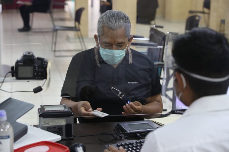 INE implementa medidas sanitarias en los MACs (Módulos de Atención Ciudadana) atendiendo a la situacion de la pandemia.