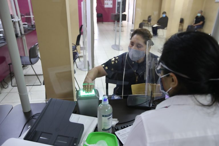 INE implementa medidas sanitarias en los MACs (Módulos de Atención Ciudadana) atendiendo a la situacion de la pandemia.