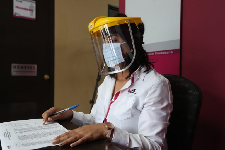 INE implementa medidas sanitarias en los MACs (Módulos de Atención Ciudadana) atendiendo a la situacion de la pandemia.