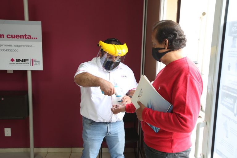 INE implementa medidas sanitarias en los MACs (Módulos de Atención Ciudadana) atendiendo a la situacion de la pandemia.