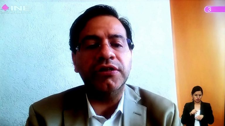 Roberto Ruíz Saldaña, Consejero Electoral.