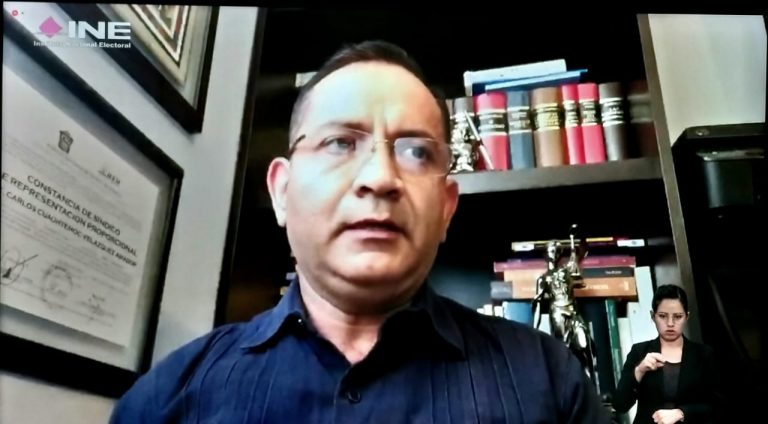 Representante del PAN.