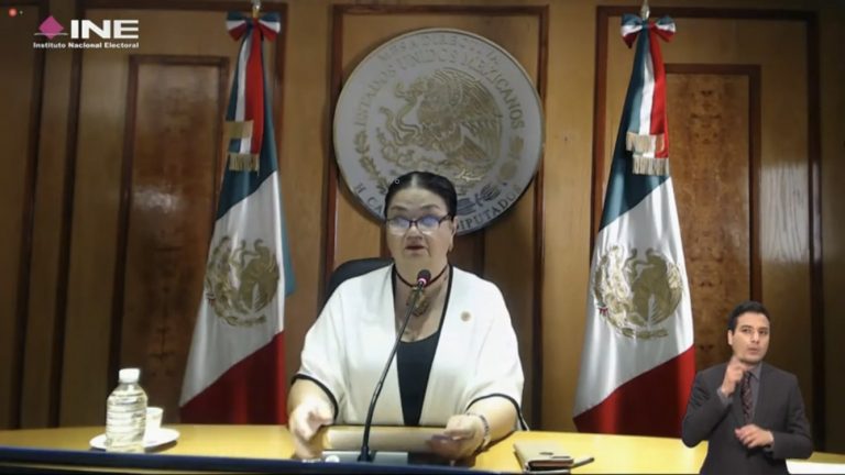 Rosa María Sauri Presidenta de la Cámara de Diputados.