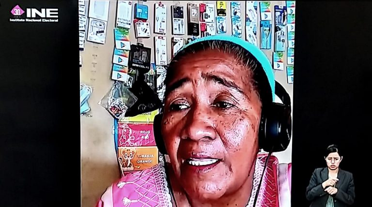 Paula Cruz Guzmán, Lideresa del Movimiento de mujeres –afrodescendientes en Oaxaca.