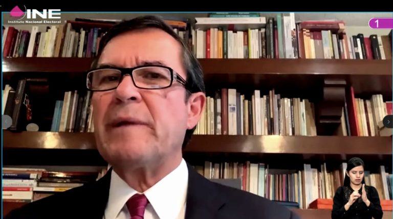 Edmundo Jacobo Molina, Secretario Ejecutivo.