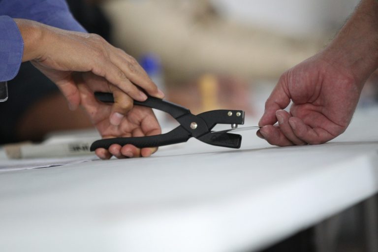 Simulacro sobre medidas sanitarias que se aplicarán en las casillas.