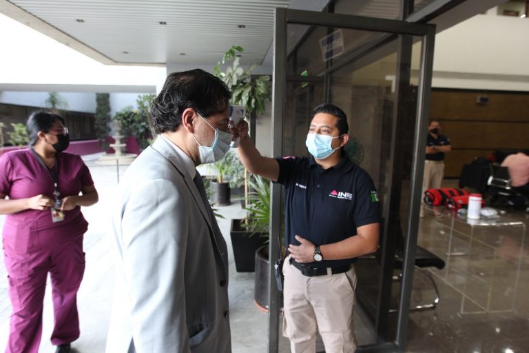 El INE desde el inicio de la pandemia ha implementado medidas sanitarias para los funcionarios de Oficinas Centrales.