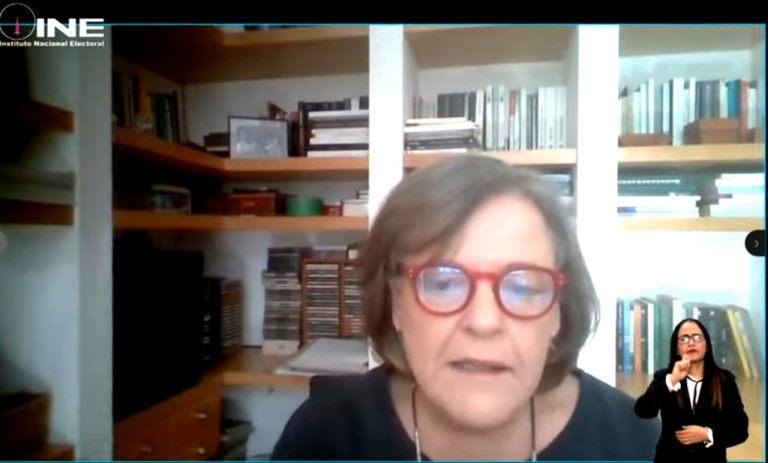 María Teresa González Luna Corvera, Especialista en Derechos Humanos.