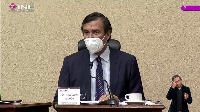 Edmundo Jacobo Molina, Secretario Ejecutivo.