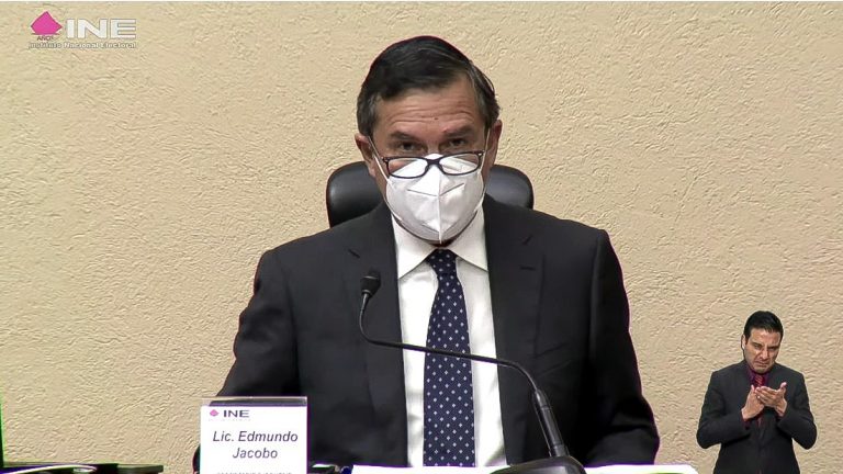 Edmundo Jacobo Molina, Secretario Ejecutivo.