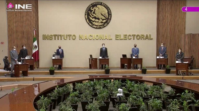 Minuto de Silencio por el asesinato de Alma Rosa Barragán Santiago la Candidata a la Alcaldía de Moroleón, Guanajuato y el de otras personas que aspiraban a algún cargo público en este Proceso Electoral