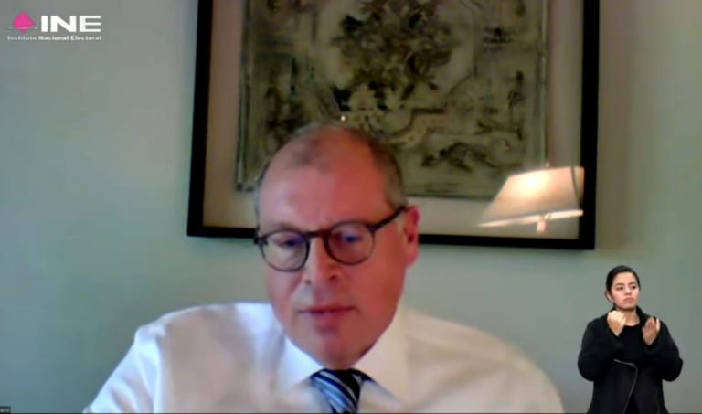 Armand Peschard, Analista Internacional especialista en México.