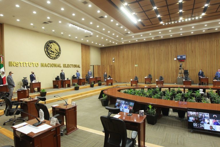 Minuto de Silencio por el asesinato de Alma Rosa Barragán Santiago la Candidata a la Alcaldía de Moroleón, Guanajuato y el de otras personas que aspiraban a algún cargo público en este Proceso Electoral