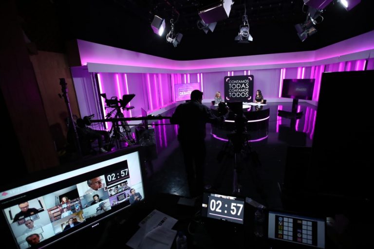 Plataformas a DEBATE. Quinto ejercicio, “Economía y Desarrollo Social”.