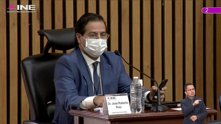 Roberto Ruíz Saldaña, Consejero Electoral.