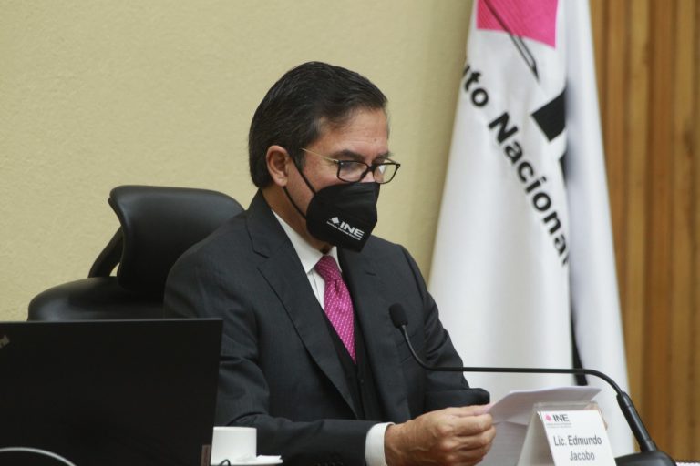 Edmundo Jacobo Molina, Secretario Ejecutivo.