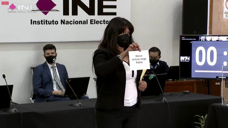Elección de expertos que liquidarán a partidos que perderán su registro.