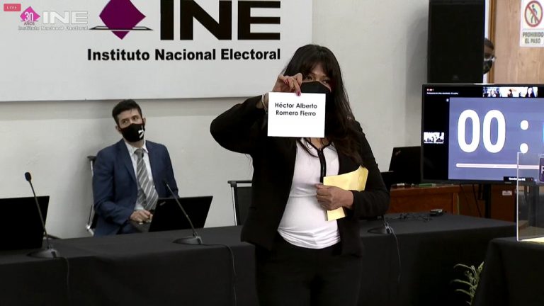 Elección de expertos que liquidarán a partidos que perderán su registro.