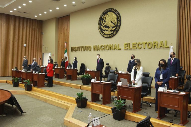 Minuto de silencio por los 173 candidatos asesinados en este Proceso Electoral 2020-2021.