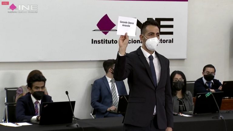 Elección de expertos que liquidarán a partidos que perderán su registro.