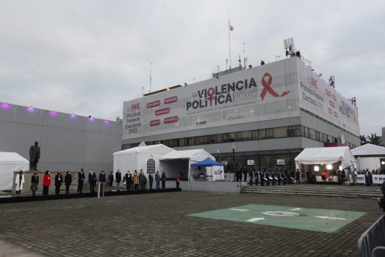 Ceremonia de Honores a la Bandera.