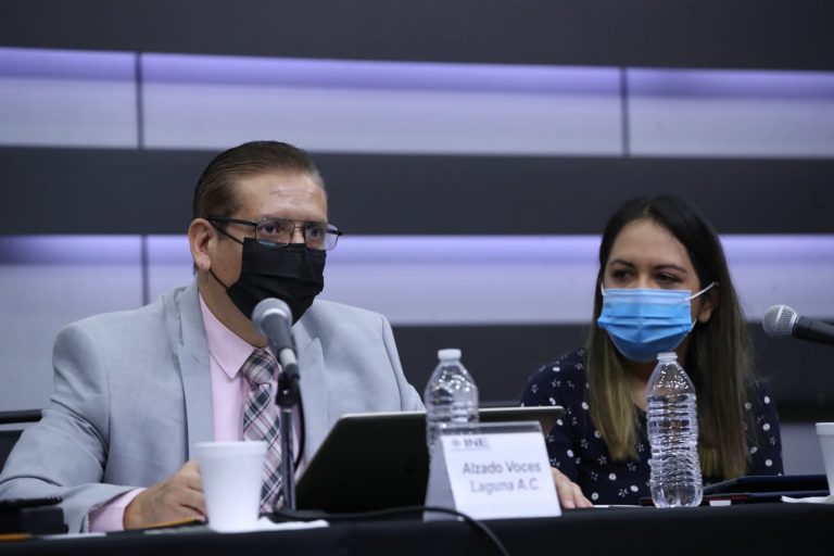 Héctor Emilio Macías Jurado, Alzando Voces Laguna A.C.  y Beatriz Camacho, Alianza Cívica Nuevo León A.C.