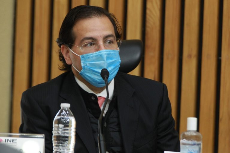 Roberto Ruíz Saldaña, Consejero Electoral.