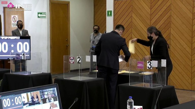 Elección de expertos que liquidarán a partidos que perderán su registro.