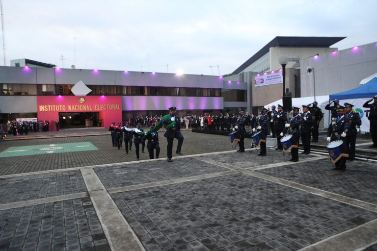 Ceremonia de Honores a la Bandera.