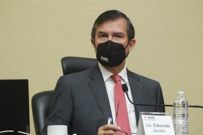 Edmundo Jacobo Molina, Secretario Ejecutivo.