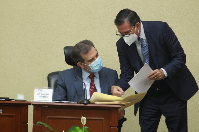 Lorenzo Córdova Vianello, Consejero Presidente y Edmundo Jacobo Molina Secretario Ejecutivo.