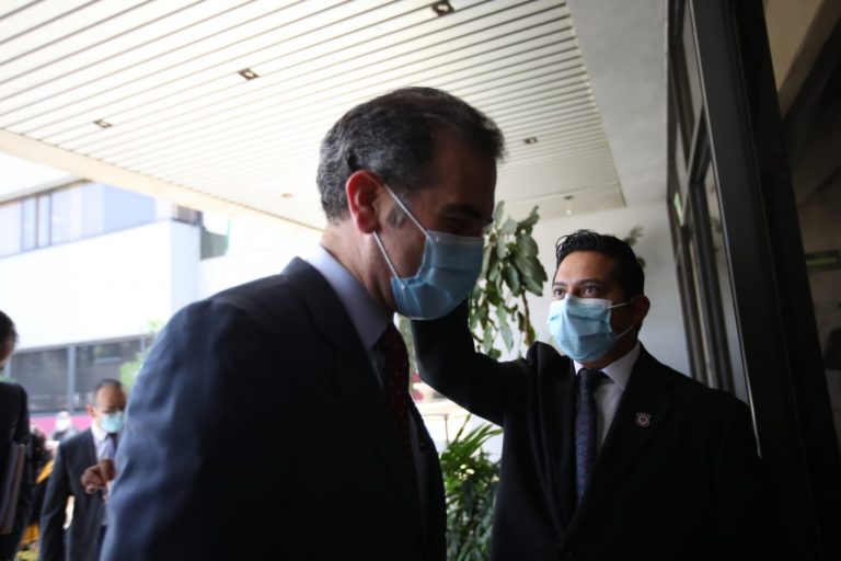 Se realizó un cerco sanitario para el personal del INE.