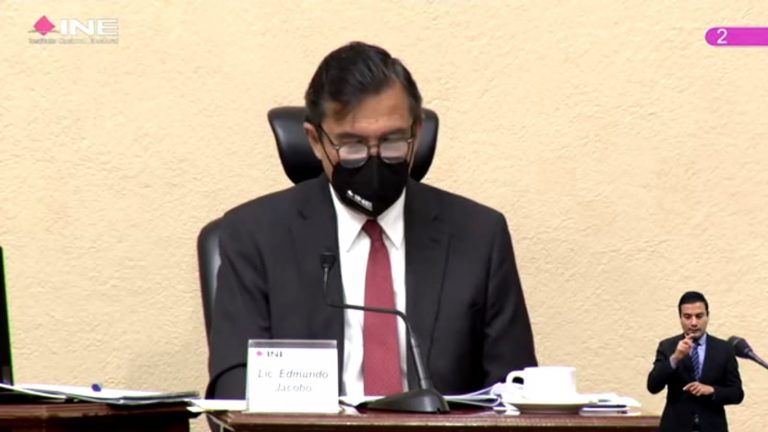 Edmundo Jacobo Molina, Secretario Ejecutivo.