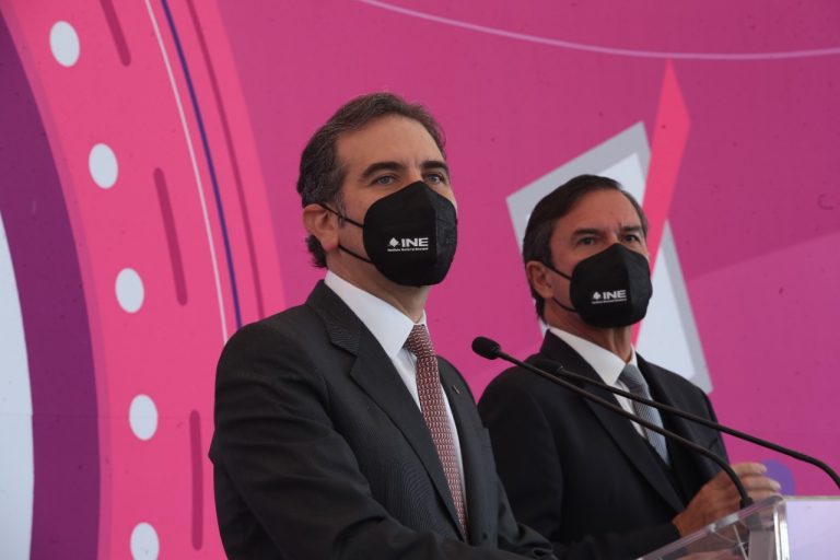 Lorenzo Córdova Vianello, Consejero Presidente y Edmundo Jacobo Molina, Secretario Ejecutivo.