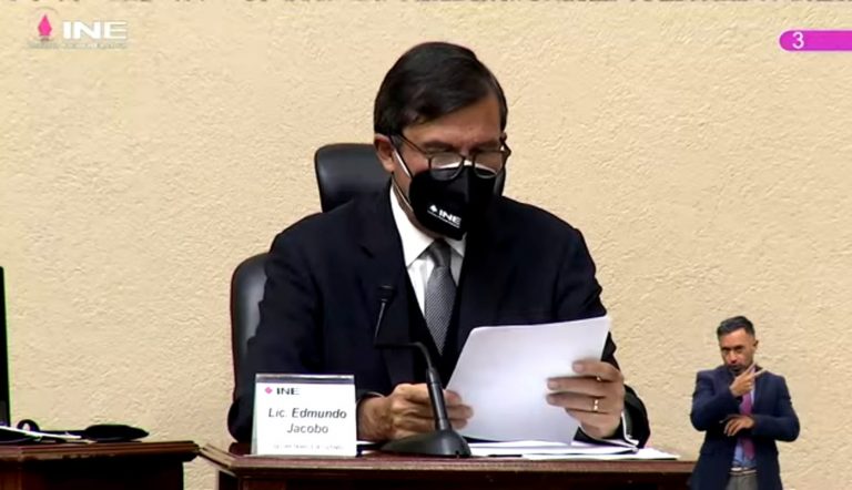 Edmundo Jacobo Molina, Secretario Ejecutivo.