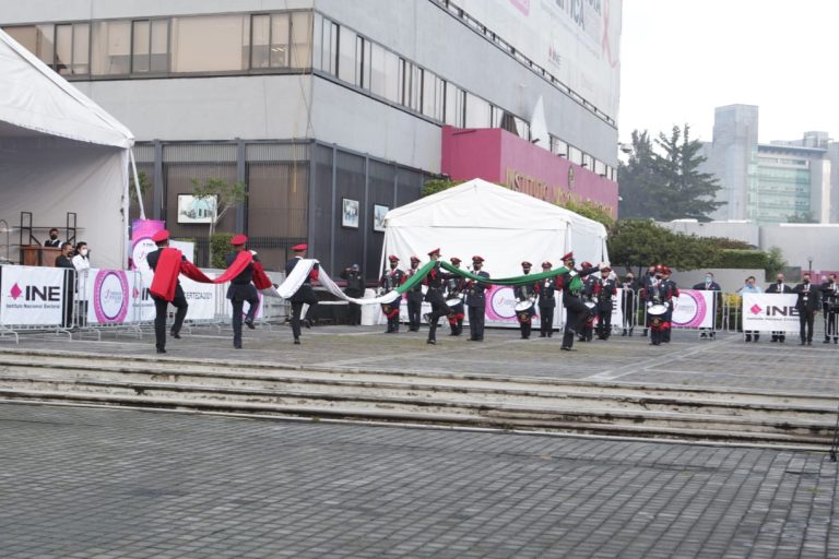 Ceremonia de Honores a la Bandera.