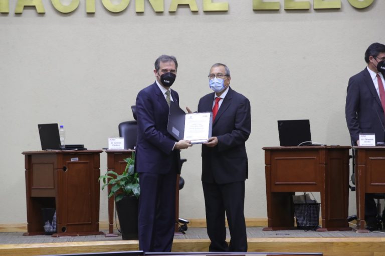 Representante del PT.