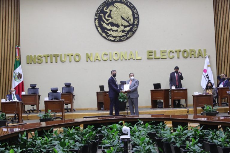 Representante del Partido Movimiento Ciudadano.