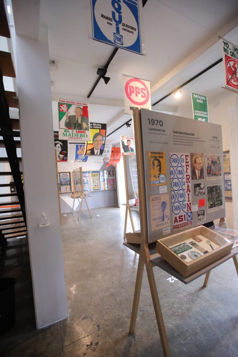 Exposición "Ciudadanía, democracia y propaganda electoral en México 1910-2018", realizada en el Museo del Objeto (MODO).