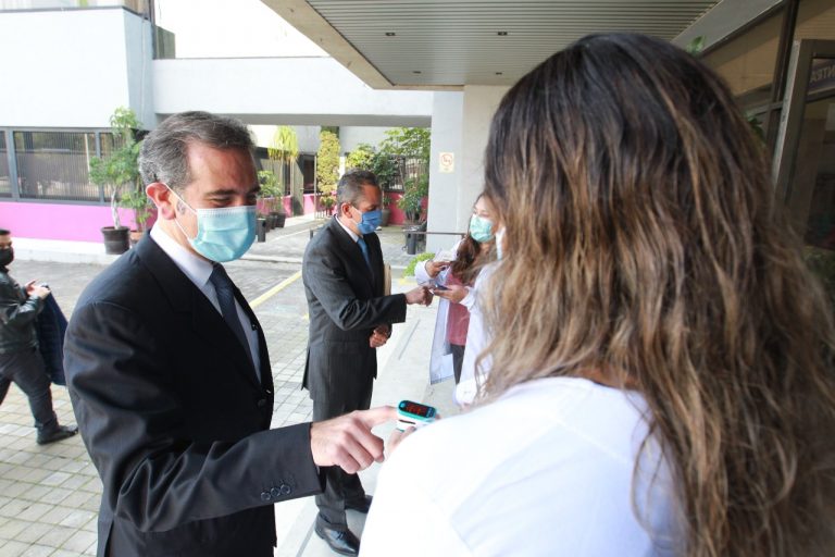 El INE instaló un cerco sanitario para el personal del Instituto.