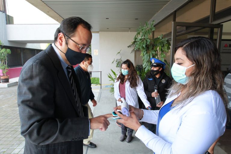 El INE instaló un cerco sanitario para el personal del Instituto.