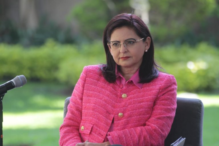 De	Asunto	Recibido	Tamaño	Categorías	
INE Instituto Nacional Electoral	Fwd: Corte 169 que envía la Coordinación Nacional de Comunicación Social del evento “68 Aniversario del voto de las mujeres en México”, realizado el día de hoy 18 de octubre de 2021.	5:03 p. m.	2 MB